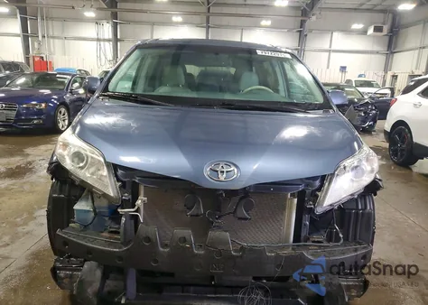 2014 Toyota Sienna Xle 8-Passenger из США, поврежденный, VIN 5TDYK3DC9ES425739